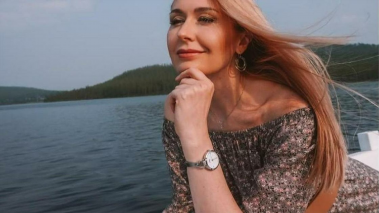 Знакомства она ищет его